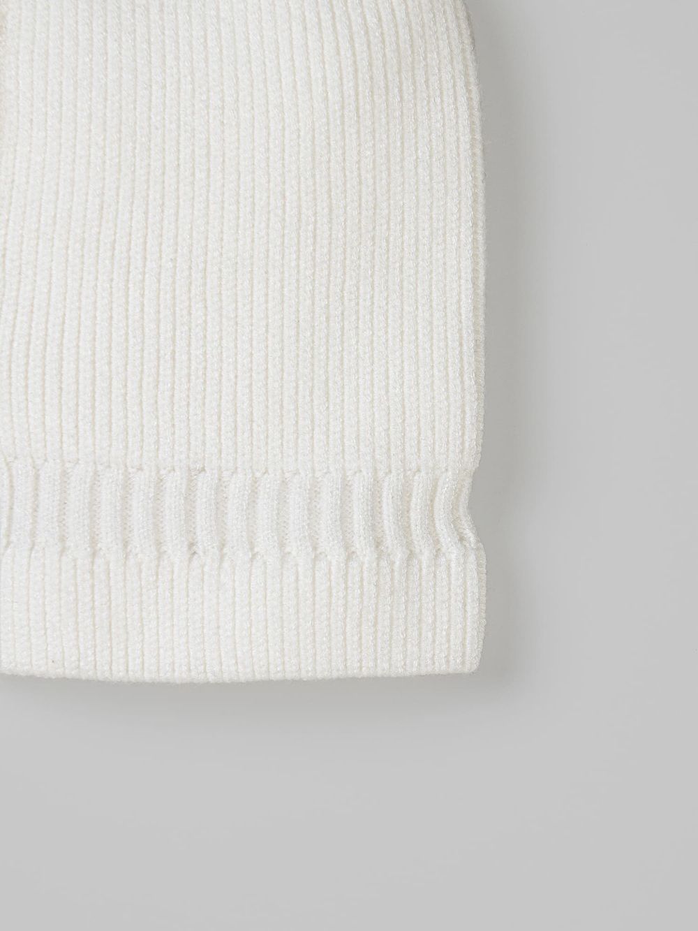 Шлем вязаный из вискозы "Молоко" 0+