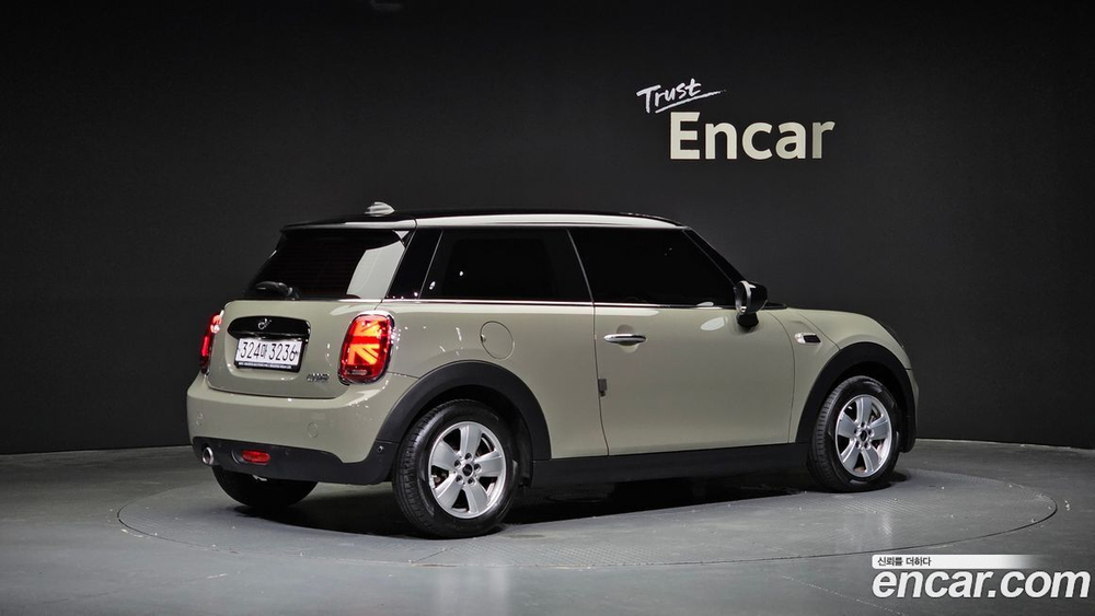 Mini Cooper Basic (06.2020)
