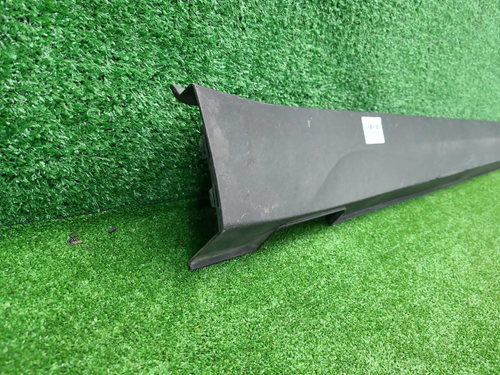 Накладка порога правая Kia Seltos (2019-н.в.)