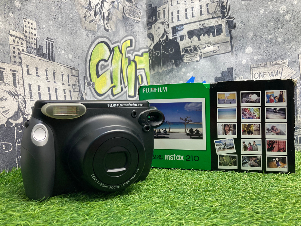 FujifFlm Instax Wide 210