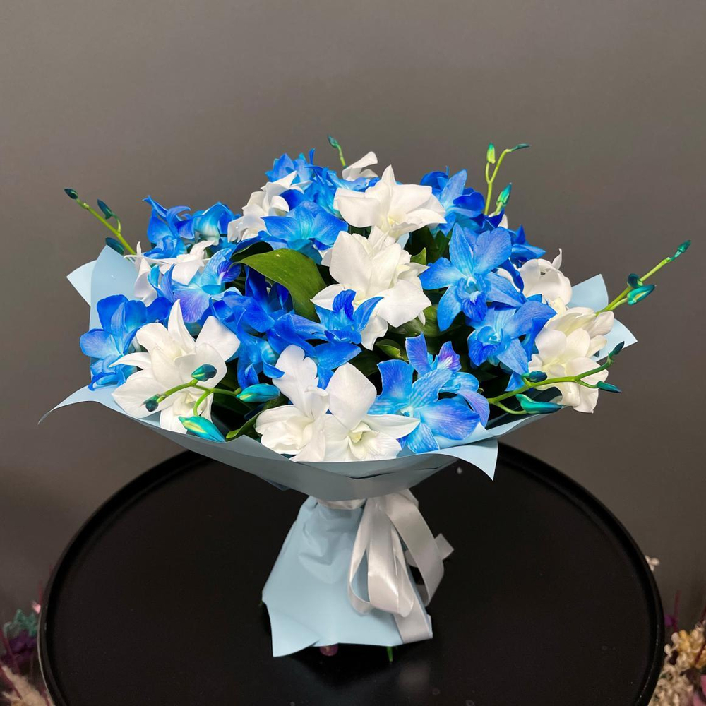 Букет орхидей «Космос-океан»