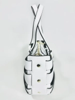 Женская белая сумка из натуральной кожи