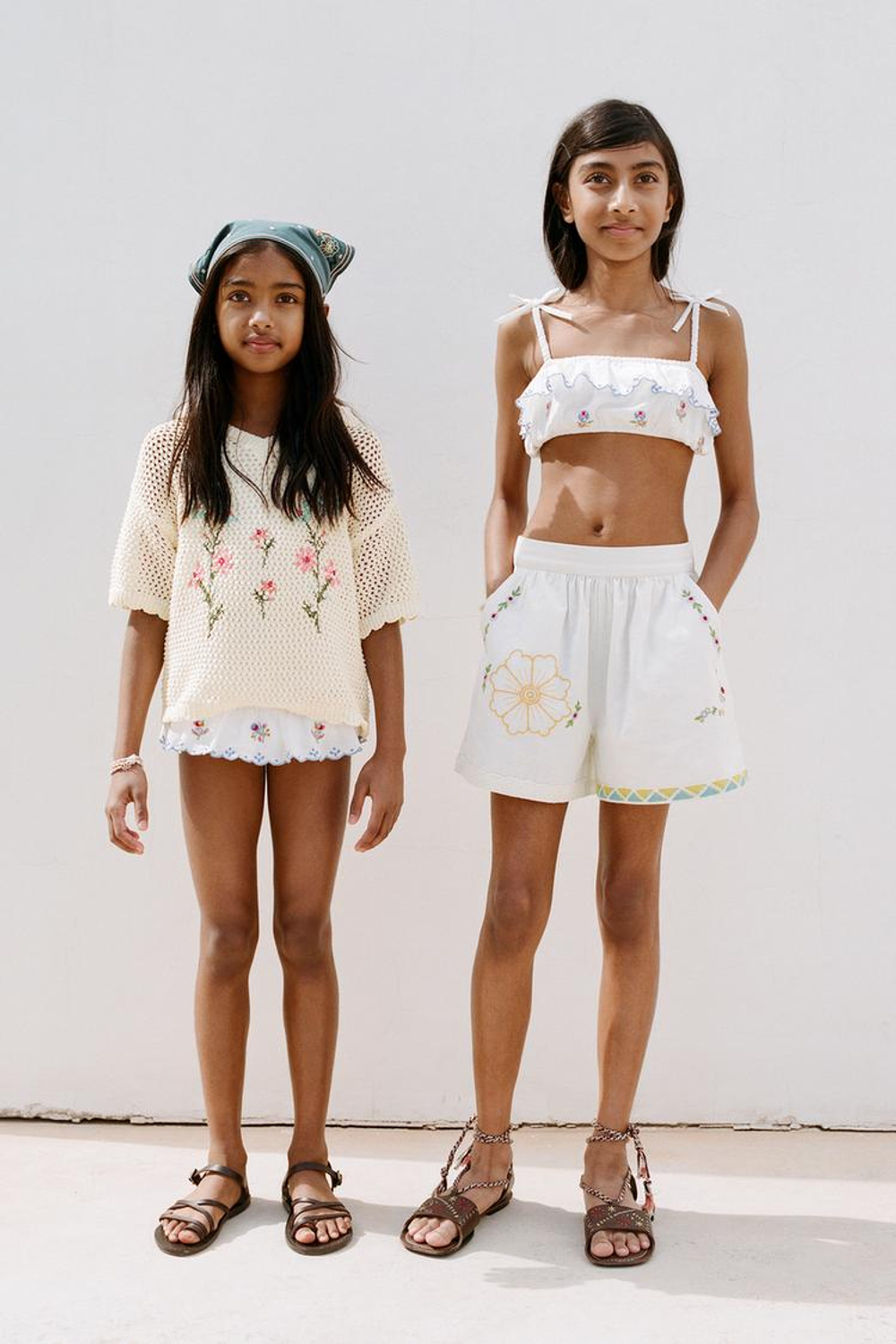 ZARA ШОРТЫ ИЗ ХЛОПКА И ЛЬНА С ВЫШИВКОЙ ЦВЕТОВ, ЭКРЮ