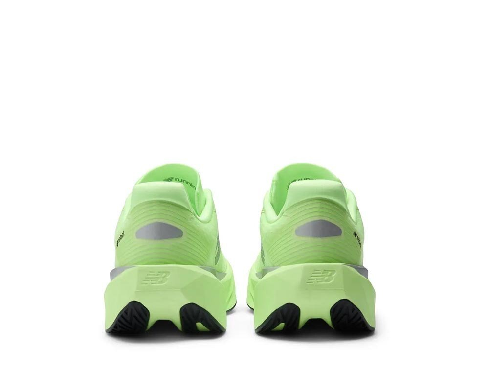 Кроссовки для бега женские New Balance FuelCell Rebel v5 Зеленые