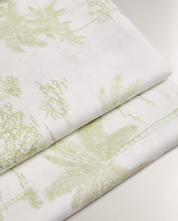 Zara Home - Атласная простыня в пальмах toile de jouy, зеленый, 210x280 см