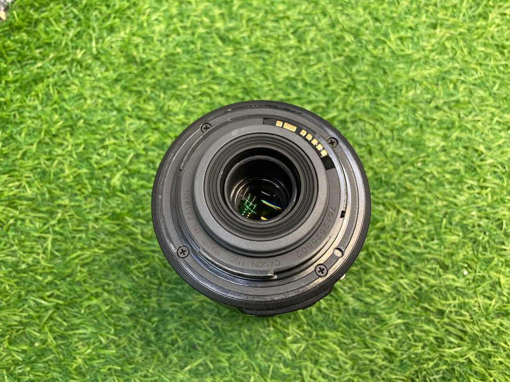 Canon EF-S 55-250mm 4.0-5.6 IS