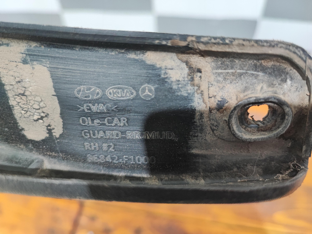 Брызговик задний правый Kia Sportage 4 (QL) 16-22 Б/У Оригинал 86842f1000