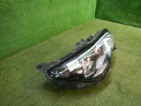 Битая Фара правая Peugeot 3008 2 (2016-2020) галоген