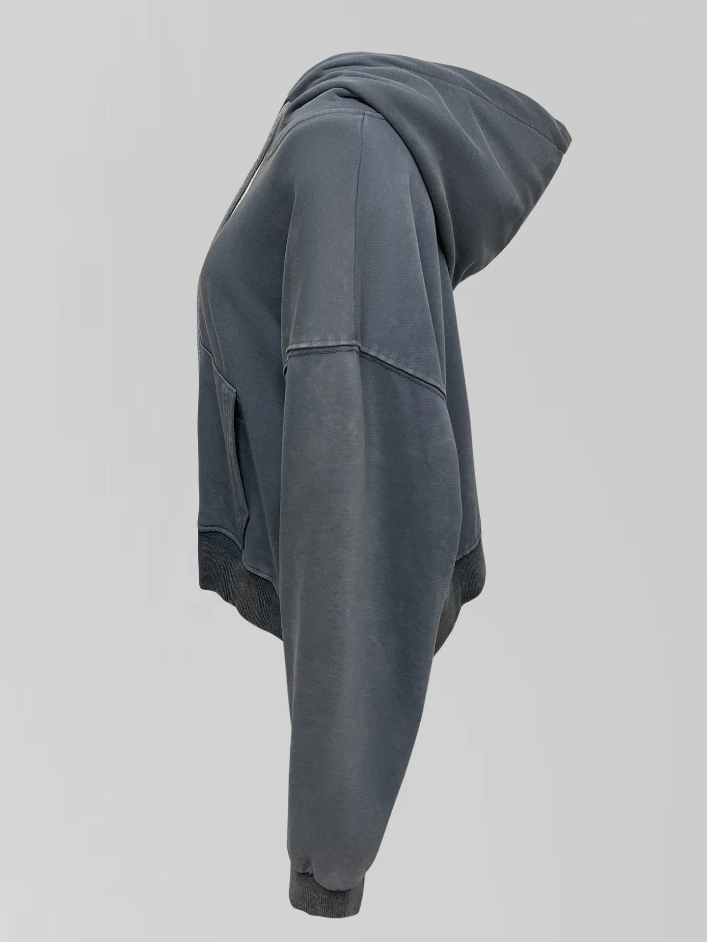 Толстовка Original Design 23508.5 укороченная с капюшоном и карманом кенгуру с надписями спереди