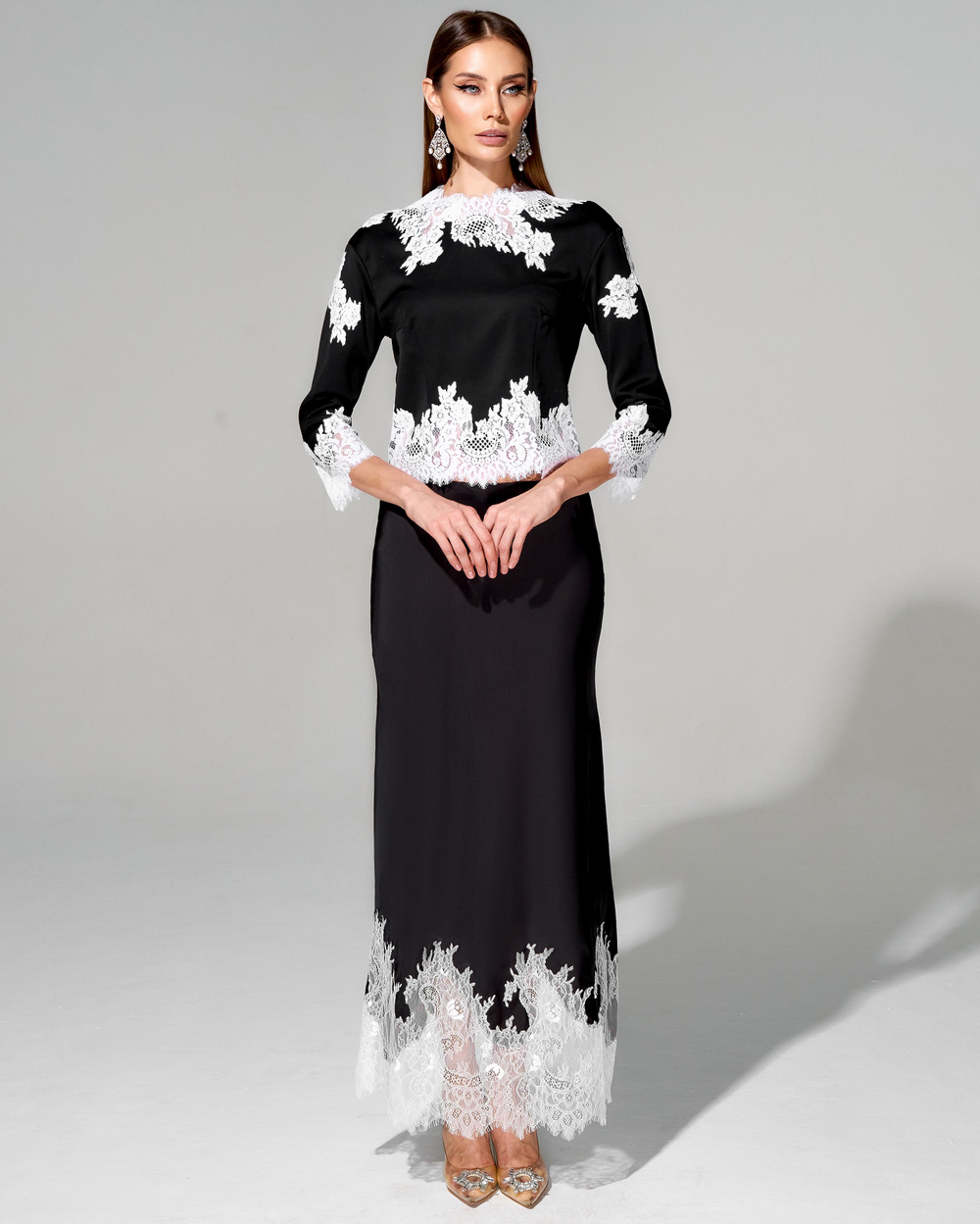 Юбка длины макси с отделкой французским кружевом