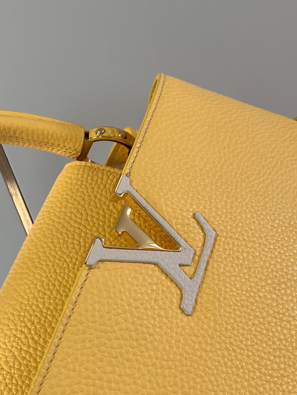 Louis Vuitton Capucines MM