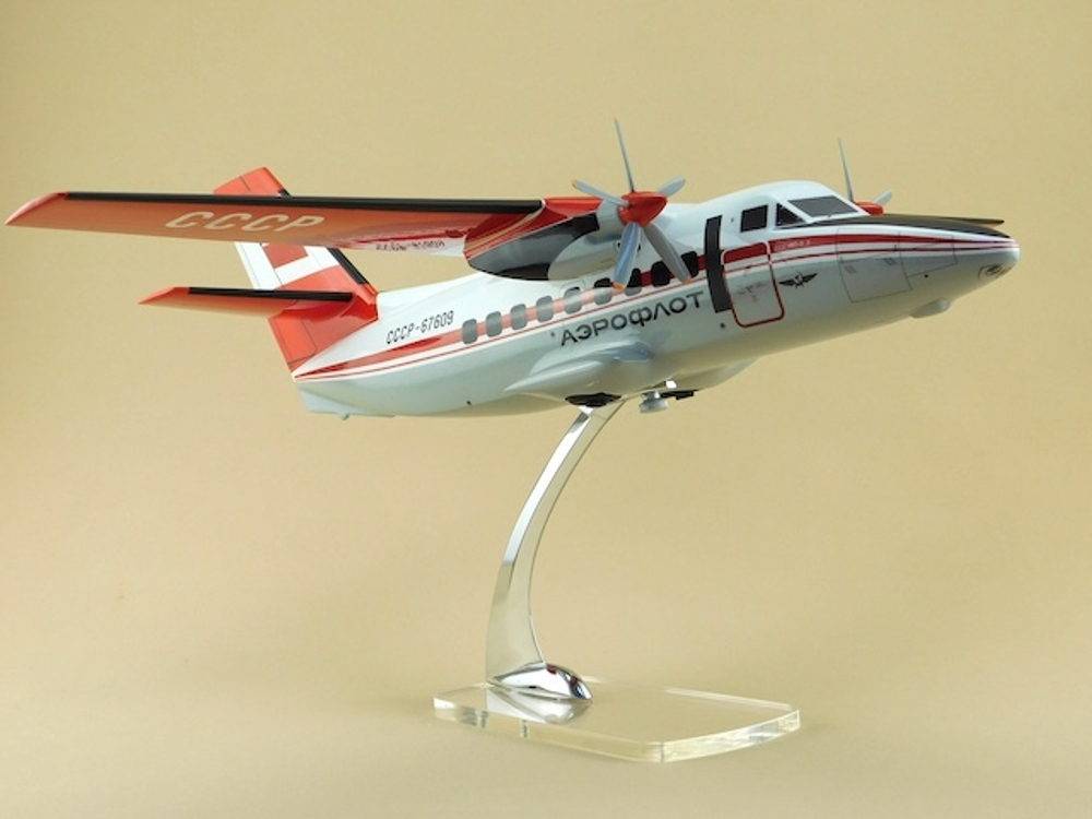 Модель самолета L-410 УВП-Э-3 (М1:32, Аэрофлот СССР)
