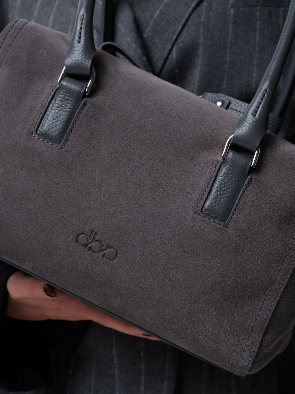 Замшевая сумка DBR 31333 серый замок велюр