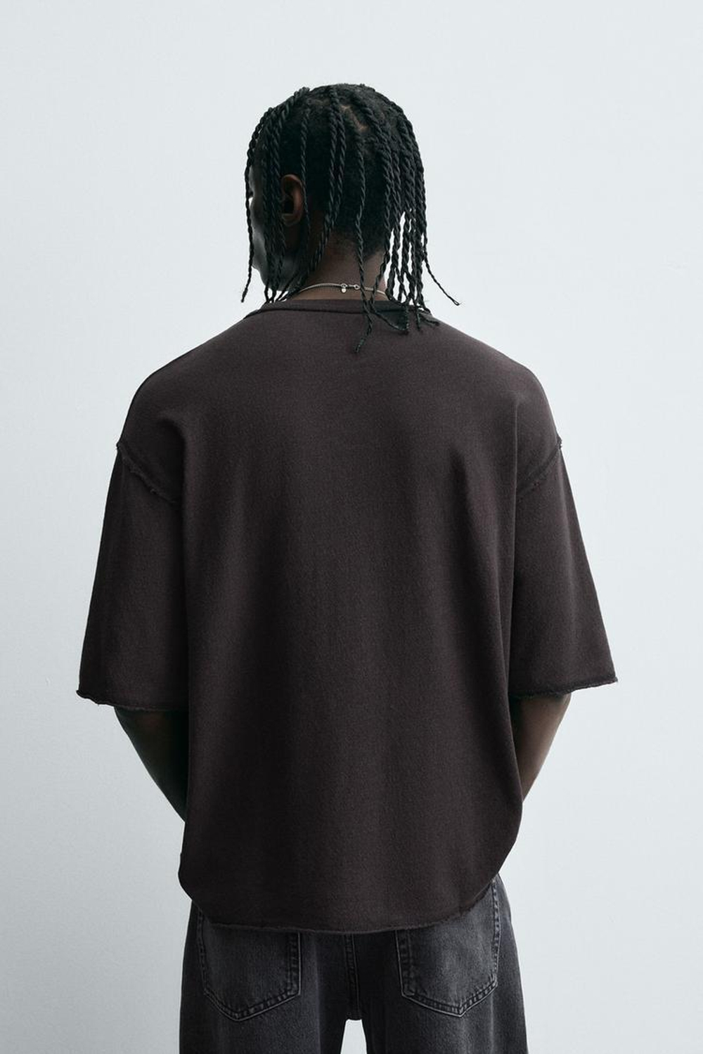 ZARA ТРИКОТАЖНАЯ ФУТБОЛКА С ПРИНТОМ, ЧЕРНЫЙ