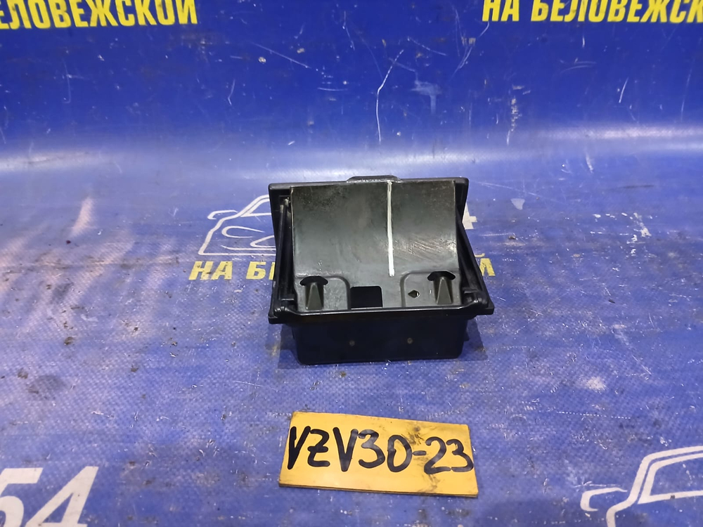 Пепельница TOYOTA CAMRY PROMINENT 1991