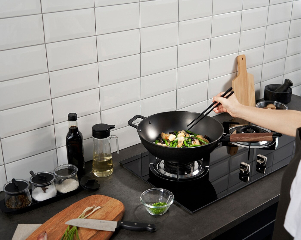 Вок с крышкой IKEA VARDAGEN (ВАРДАГЕН), Чугун, 30 см