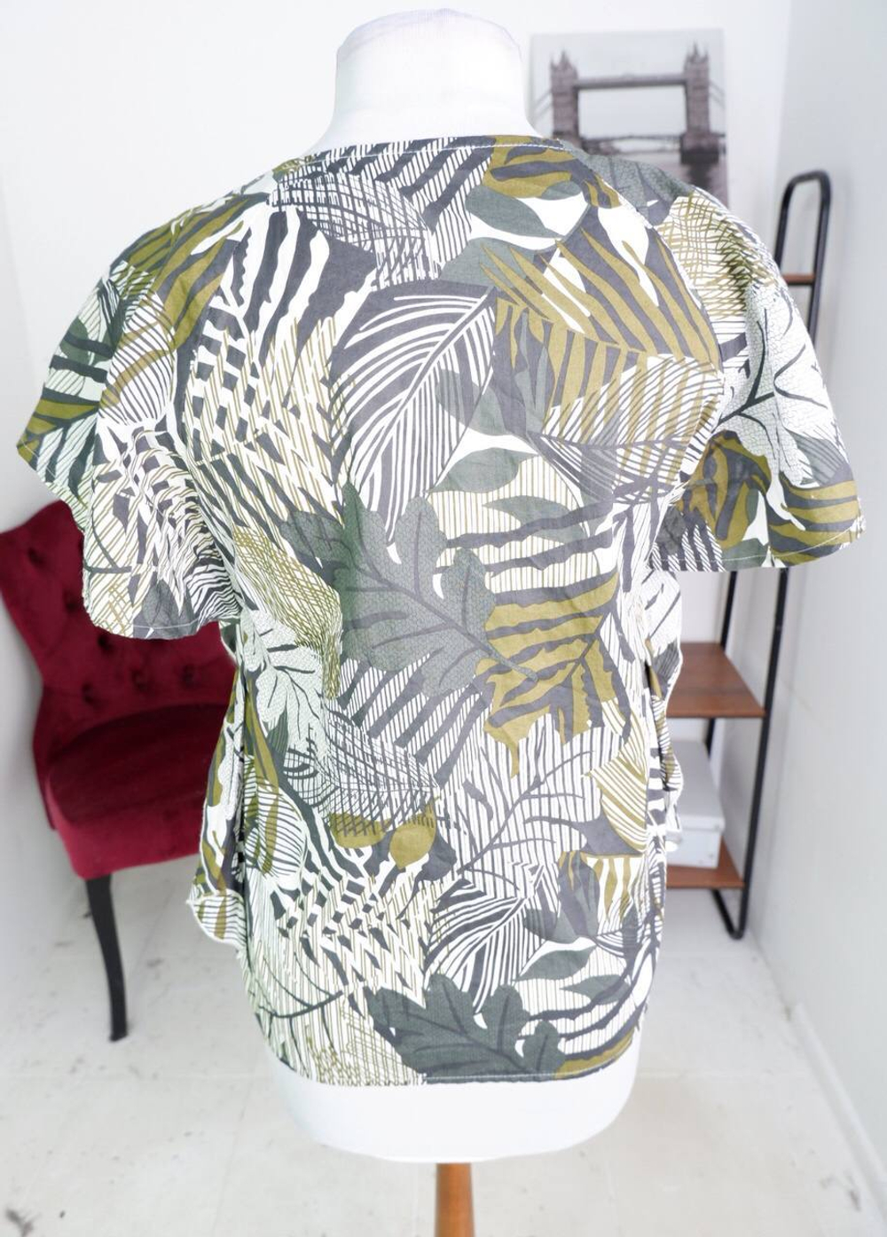 Блузка Калинка для летнего образа, визуально на 46 размер