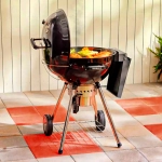 Угольный гриль Slow 'N Sear Deluxe Kettle, 57 см (с лотками SNS FireBaskets)
