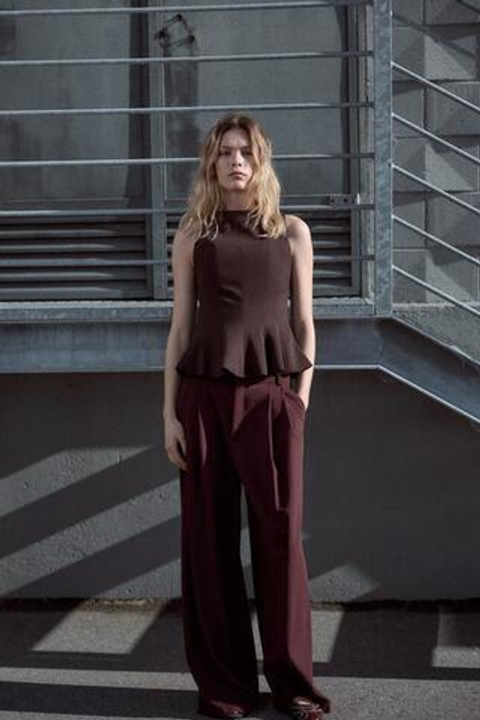 ZARA БРЮКИ С ДВОЙНЫМИ ЗАЩИПАМИ, БОРДОВЫЙ