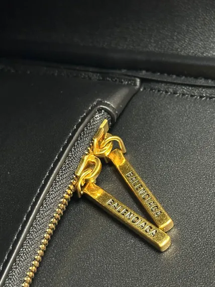 Сумка BALENCIAGA Bel Air Carry All Bag черный/золото