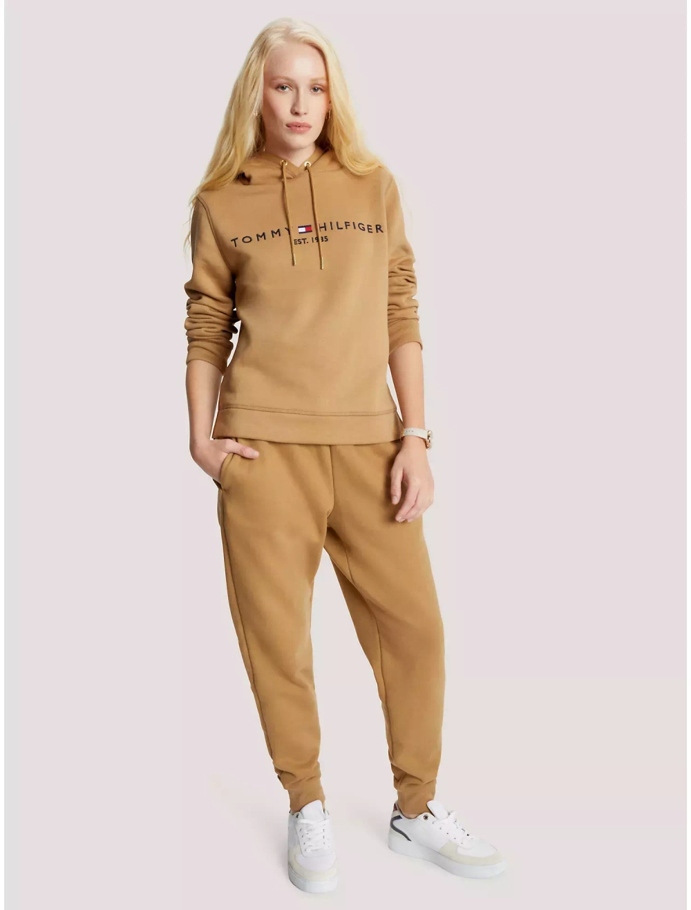 Женская толстовка Tommy Hilfiger.