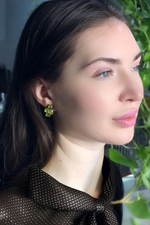 Серьги ручной работы из бисера и камня хризолит