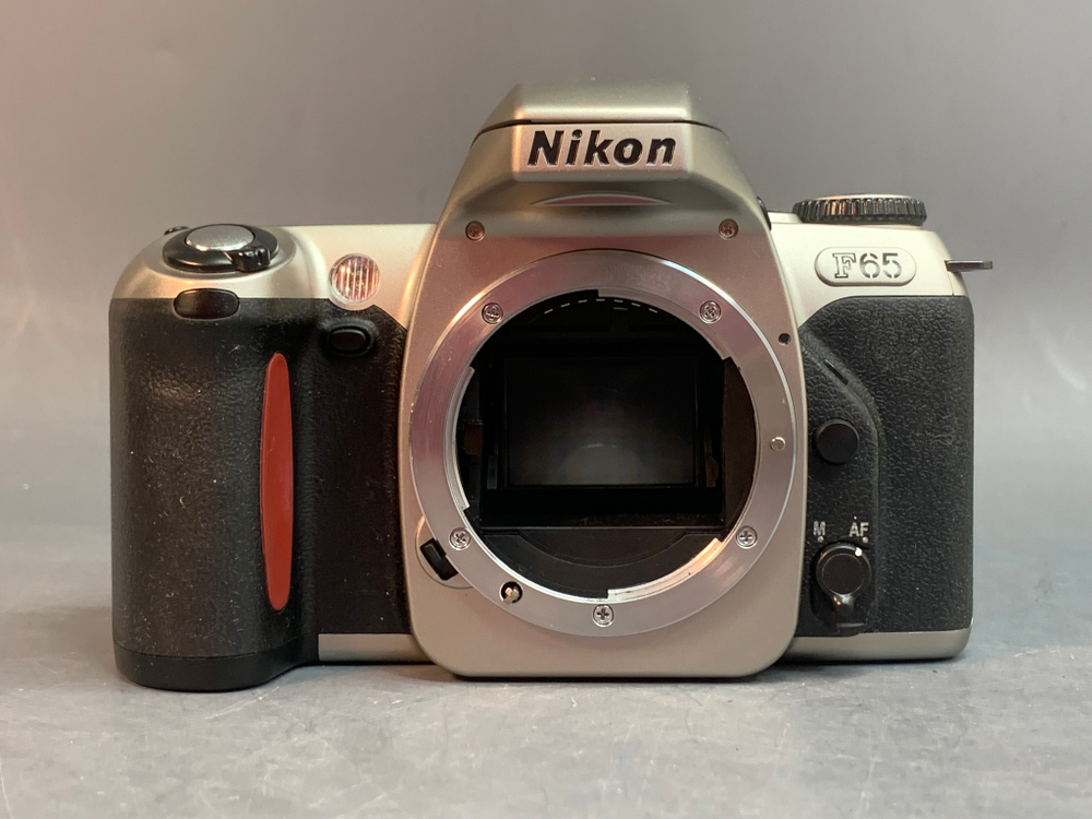Nikon F65 kit 28-100mm