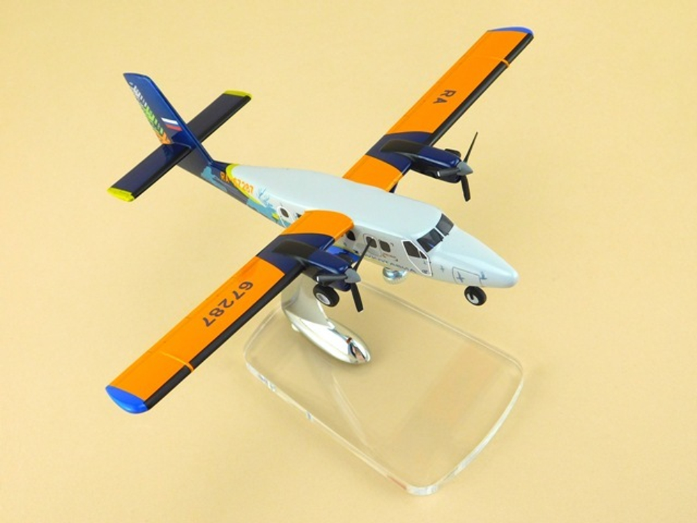 Модель самолета DHC 6 Twin Otter (М1:72, ЧукотАвиа)