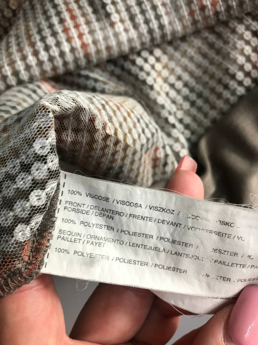 Топ Mango с пайетками, маркировка S, визуально на 44 размер