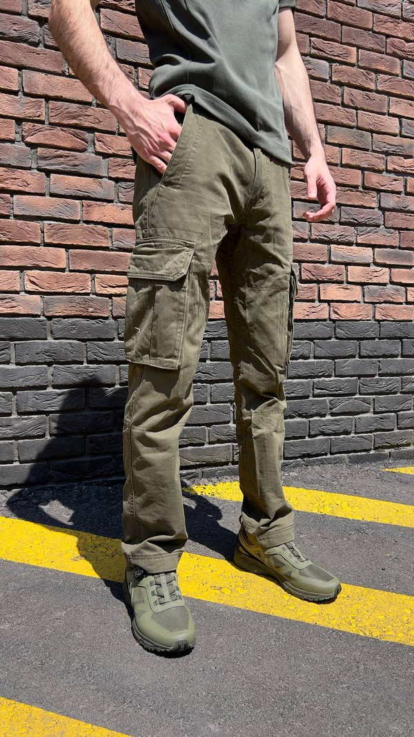 Брюки Admitted & Feeling олива