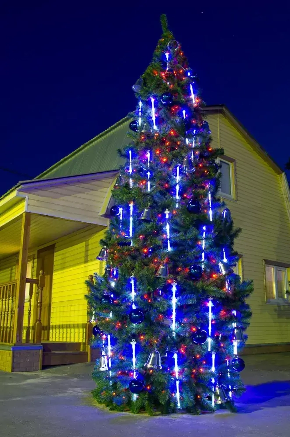 Комплект освещения Тающие сосульки для елей высотой 8 м., 24 сосульки * 0.5 м., Green Trees (TS8)