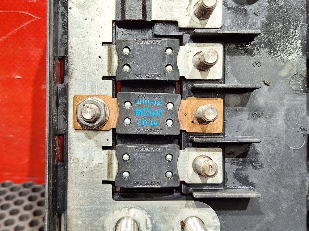 Блок силовых предохранителей