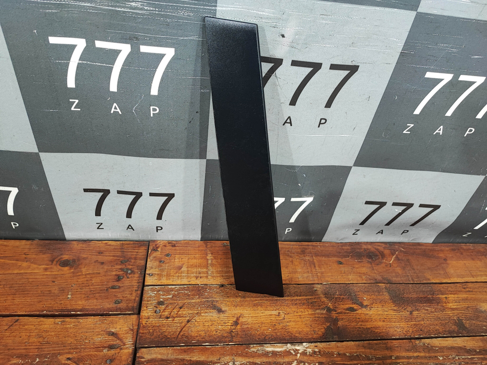 Накладка двери передней правой RAV4 V (XA50) 18-нв Б/У Оригинал 75755310