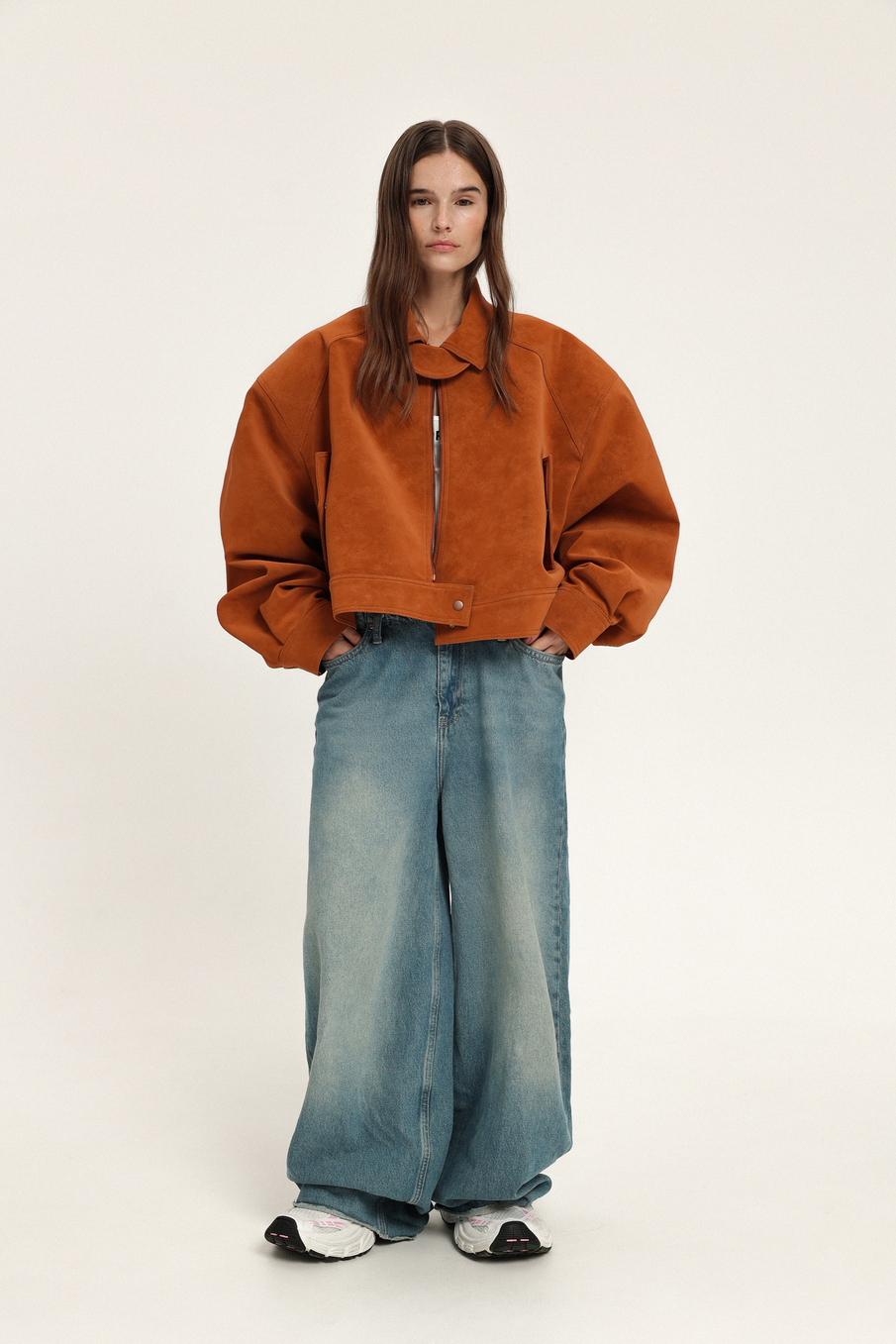 Бомбер из замши