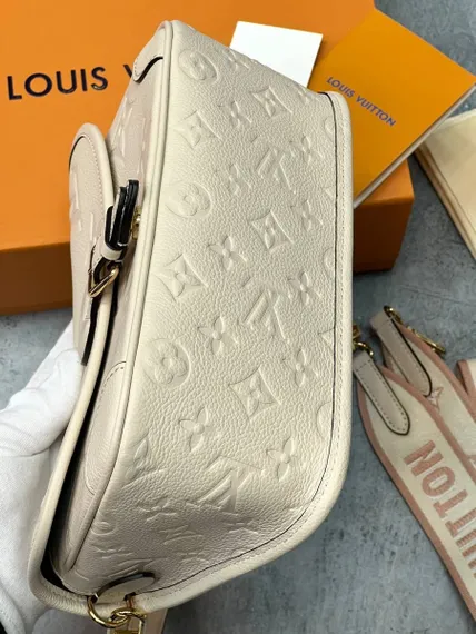 Сэтчел Louis Vuitton Diane кремовый
