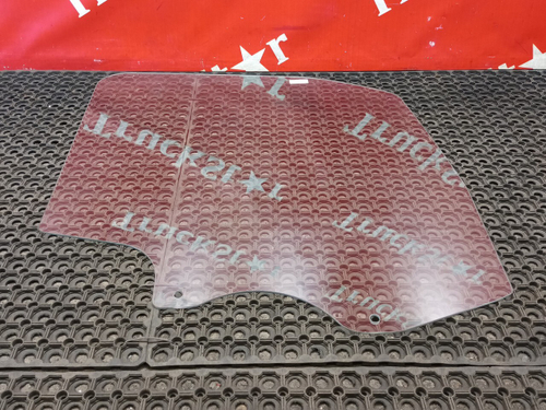 Стекло двери правой