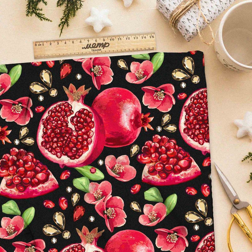 Ткань флис гранаты на черном