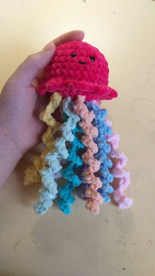 Вязаная игрушка ручной работы "Медуза"