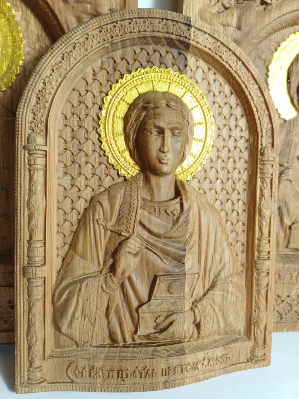 Освященная Икона Пантелеймона Целителя 14х19 см из дуба