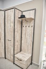 Клео Тумба с вешалкой