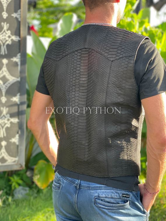 Жилетка из кожи питона JT-105
