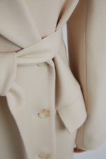 Пальто двубортное на поясе из шерсти Диор кремовый