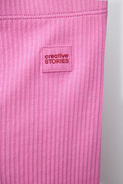 ZARA ШОРТЫ-ВЕЛОСИПЕДКИ В РУБЧИК С НАШИВКОЙ, РОЗОВЫЙ/ЛИЛОВЫЙ