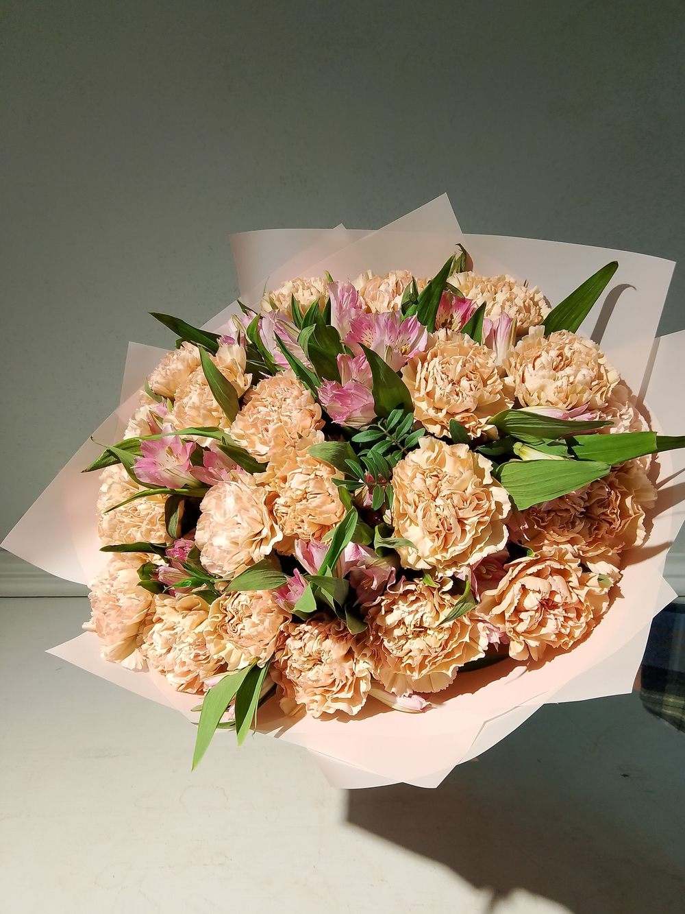 Букет из хризантем и альстромерии (С0033)