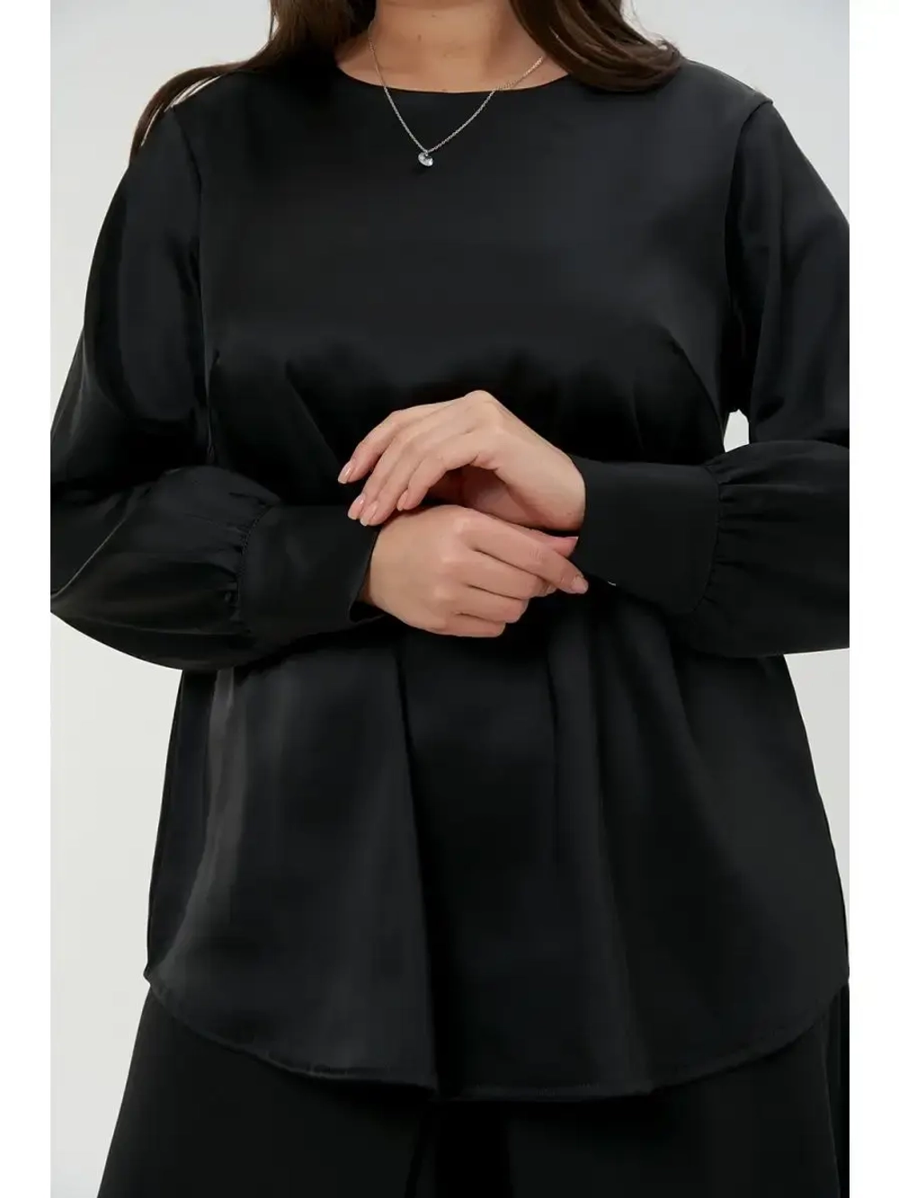 Блузка атласная