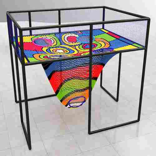 Верёвочная конструкция «Гравитационная радуга»