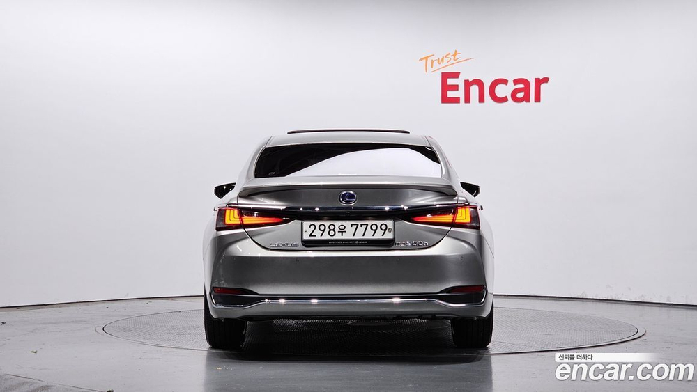 Lexus ES300h 7 Generation Executive (06.2020)