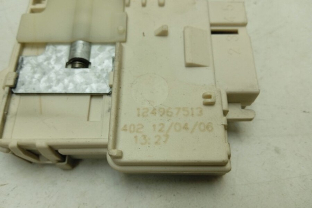 EWS1105 кт149 Блокировка люка для стиральной машины Electrolux 124967513 б/у
