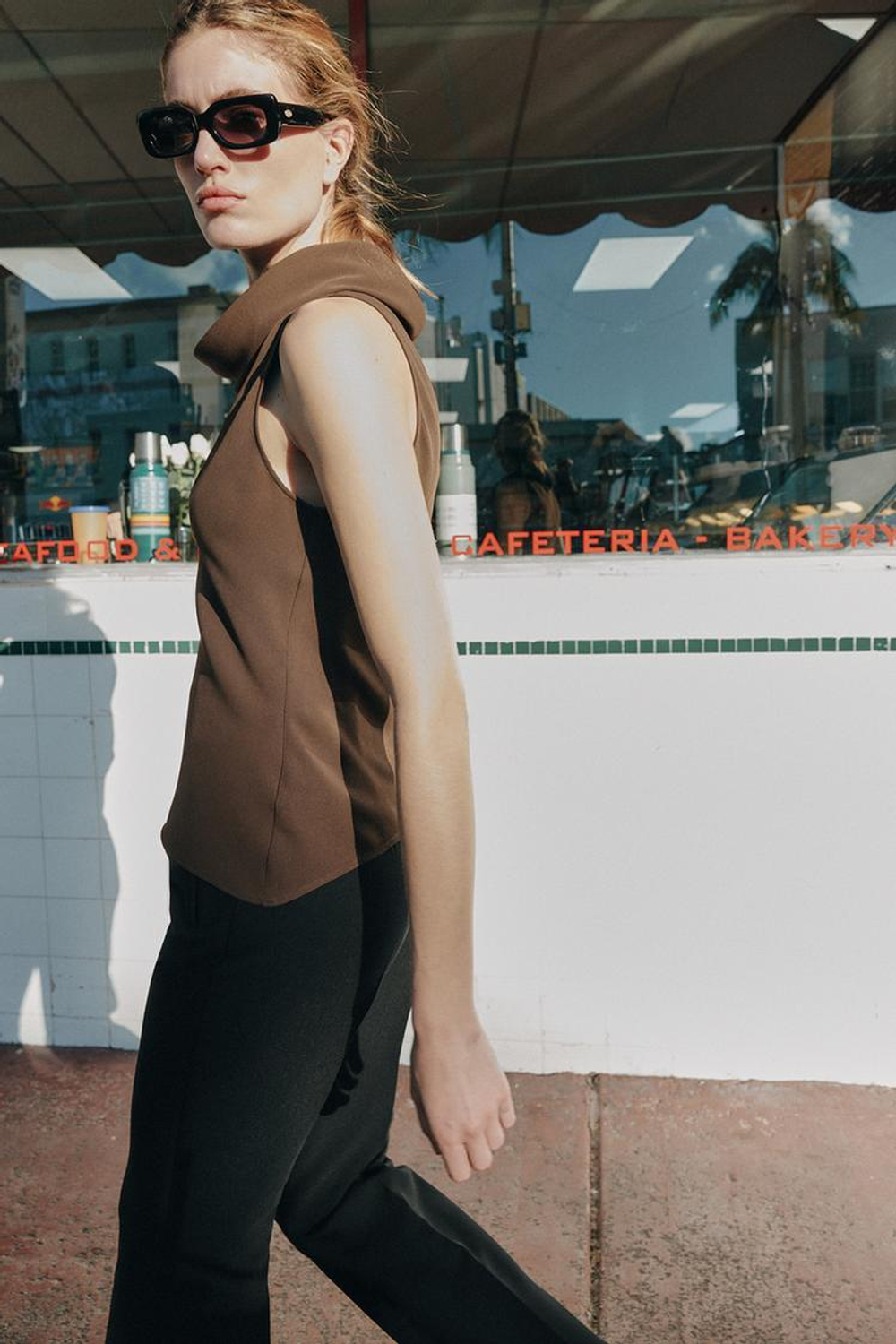 ZARA ТОП С АСИММЕТРИЧНЫМ НИЗОМ, КОРИЧНЕВЫЙ