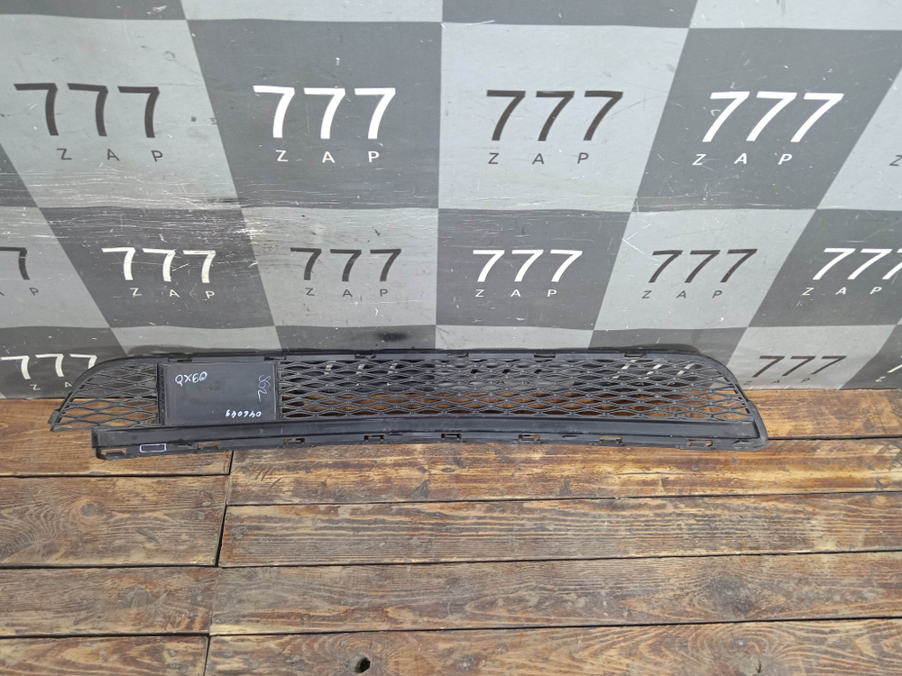 Решетка переднего бампера Infiniti QX60 16-20 Б/У Оригинал 620749NC0A